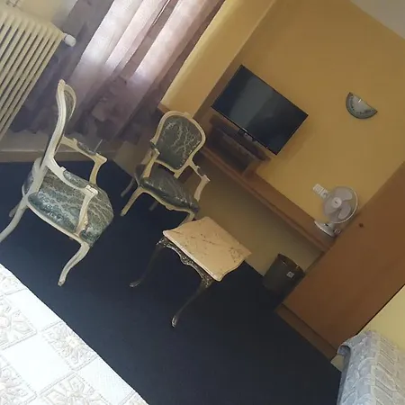 Hotel De La Cloche Sp Reims
