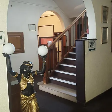 Hotel De La Cloche Sp Reims