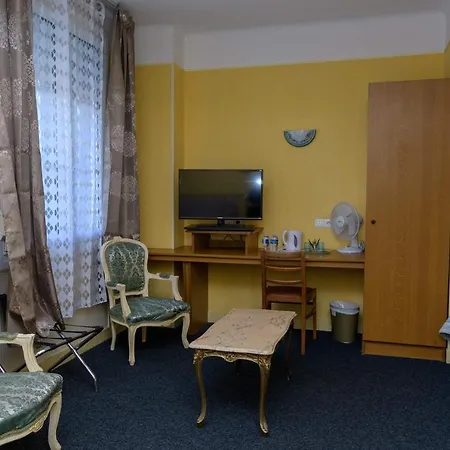 De La Cloche Sp Hotel