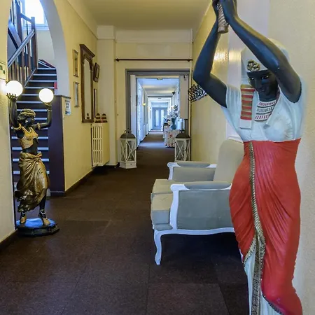 De La Cloche Sp Hotel